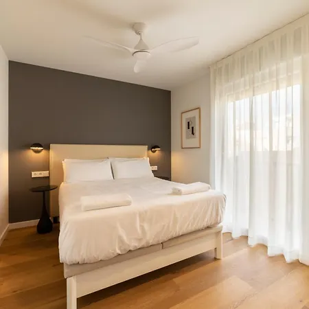 Aparthotel Ahoy Plaza Mayor 3*