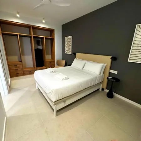 Ahoy Plaza Mayor エルダ